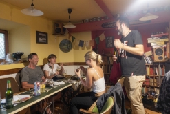 Justin Lavash v Lovosicích - Čajovna - vinotéka bez názvu, Lovosice