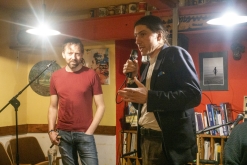 Koncert pro UA: Serhiy Yakimchuk, Ernest Voltr, Pepek a Námořník, Tom77 - Čajovna - vinotéka bez názvu, Lovosice (30. 3. 2023)