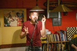 Koncert pro UA: Serhiy Yakimchuk, Ernest Voltr, Pepek a Námořník, Tom77 - Čajovna - vinotéka bez názvu, Lovosice (30. 3. 2023)