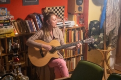 Miri: Planety, vztahy a písně, které tvoří život sám - Čajovna - vinotéka bez názvu, Lovosice (19. 5. 2023)